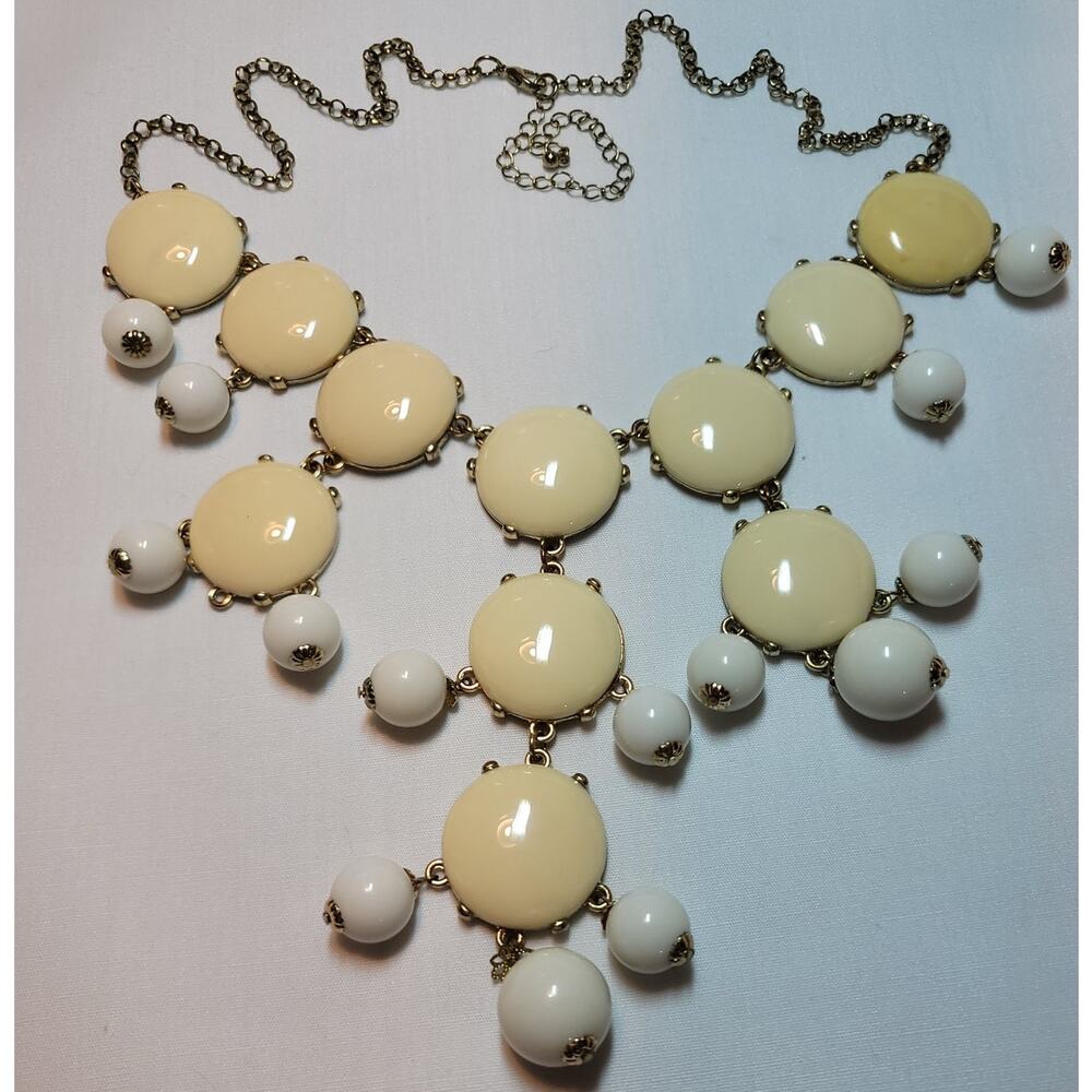 Vintage Cream and White Chunky Bubble Lucite Fashion Necklace Gold Tone Chain